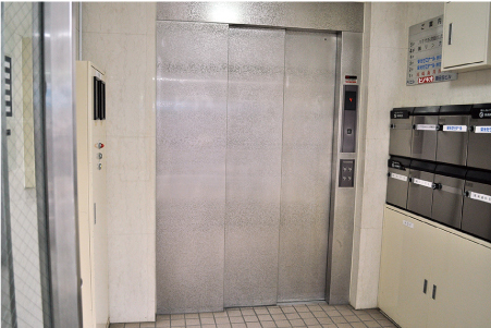 写真イメージ　１Fエレベーターホールの風景