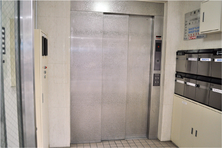 写真イメージ　１Fエレベーターホールの風景